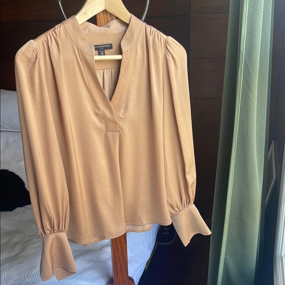 Banana Republic Tan Ruffled Long Sleeve Blouse XS